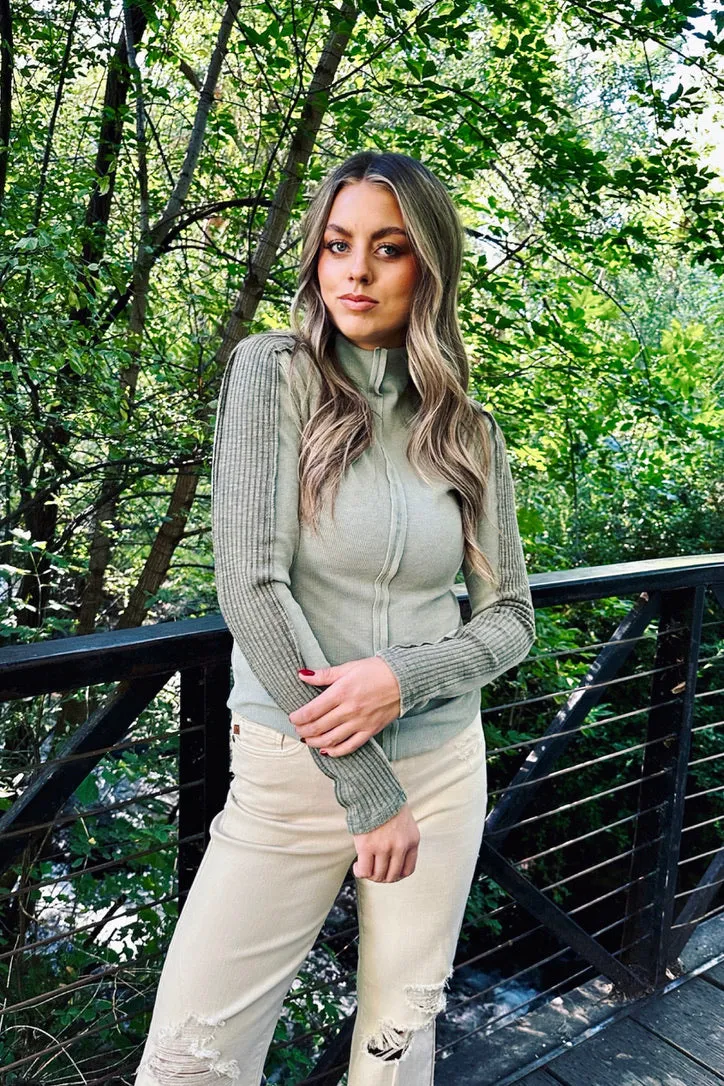 AbrasionResistant Fabric TumbleDryFriendlyMaterial Chill in the air Ribbed Mock Neck Top