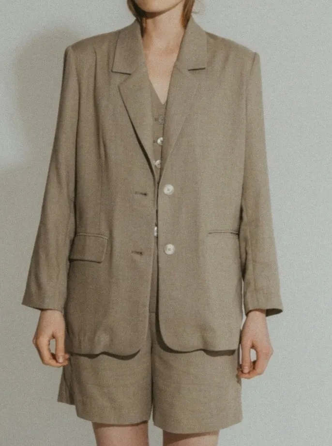 The Eva Blazer AntiSlipGrip Compression Fit Technology