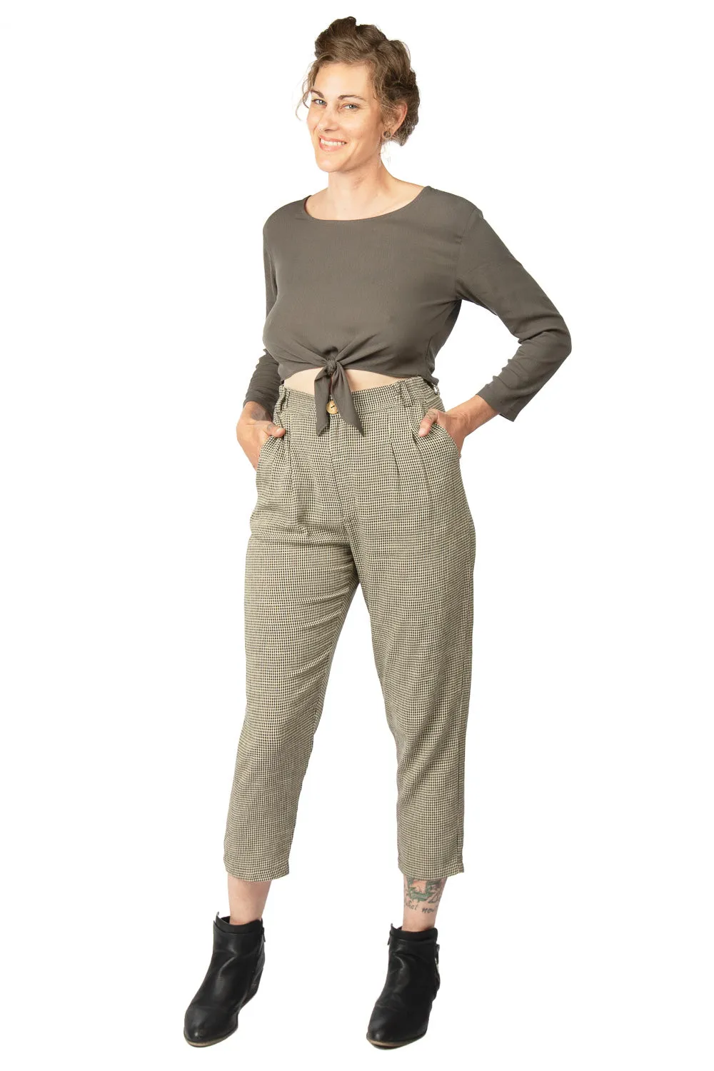 FadeResistantTechnology SlimFitAdaptation Tie Top in Forest Crepe