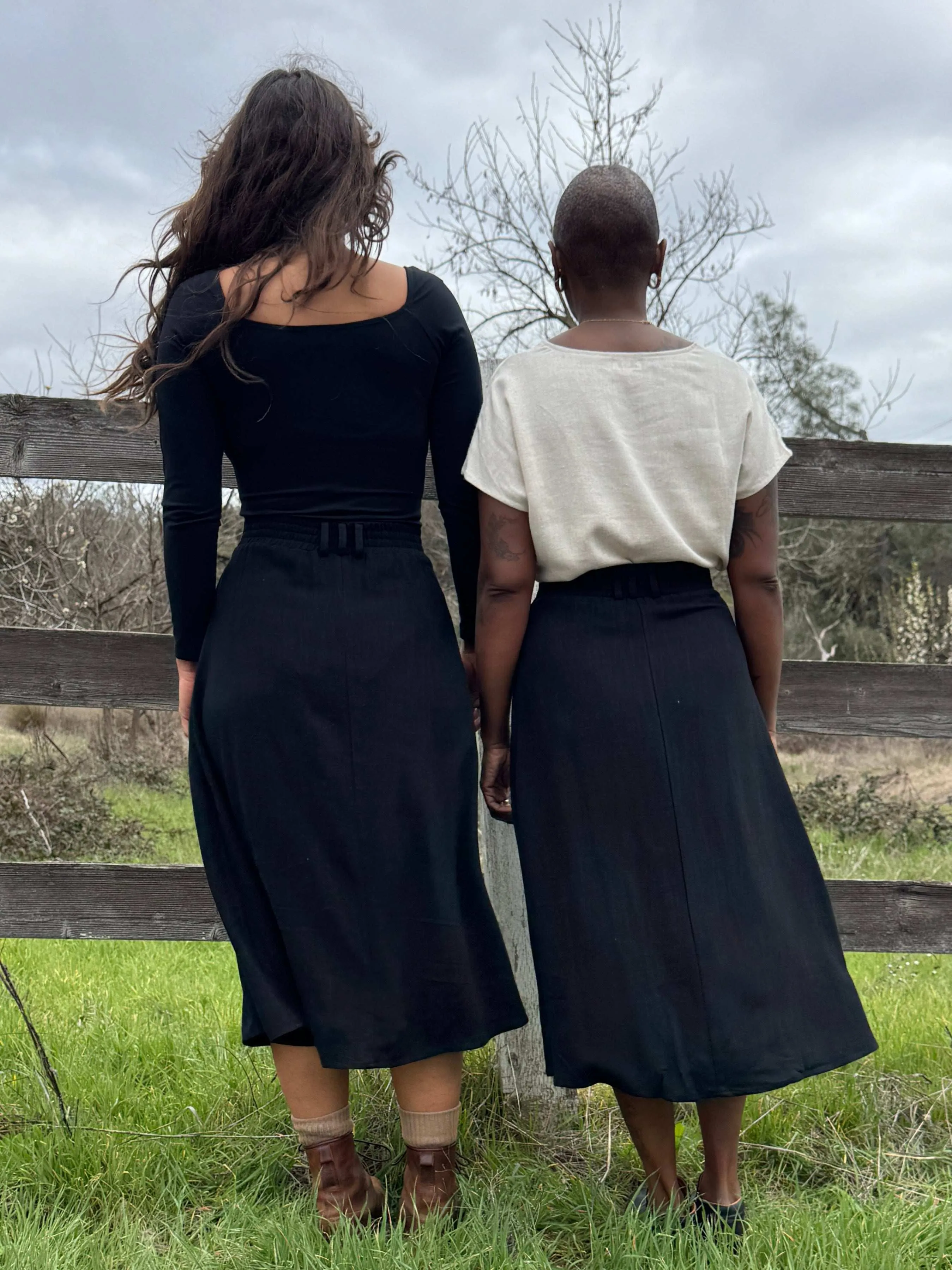 Trices Skirt in Textured Black Linen WrinkleFreeFinish Comfortable Look