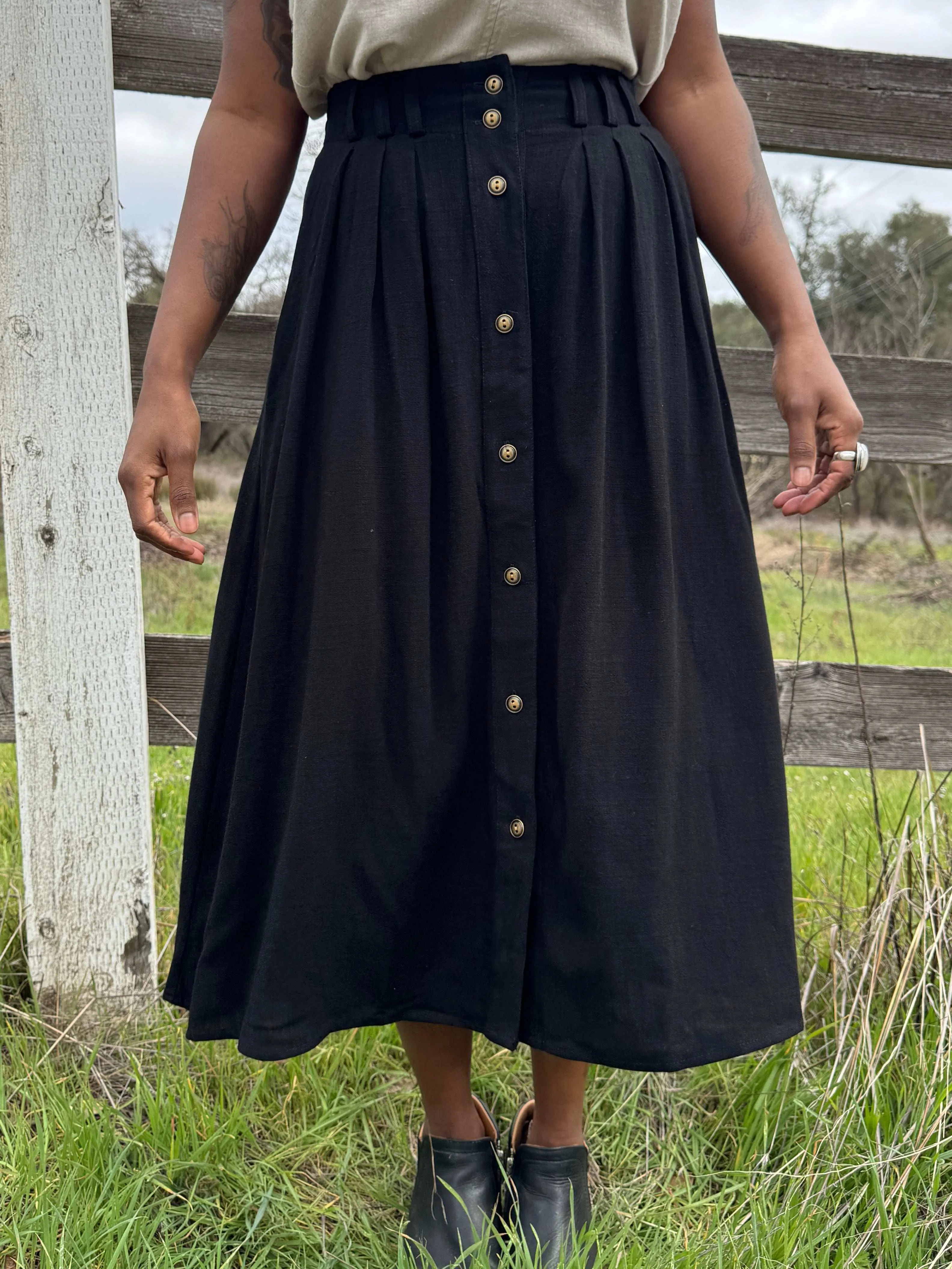 Trices Skirt in Textured Black Linen Seamless construction