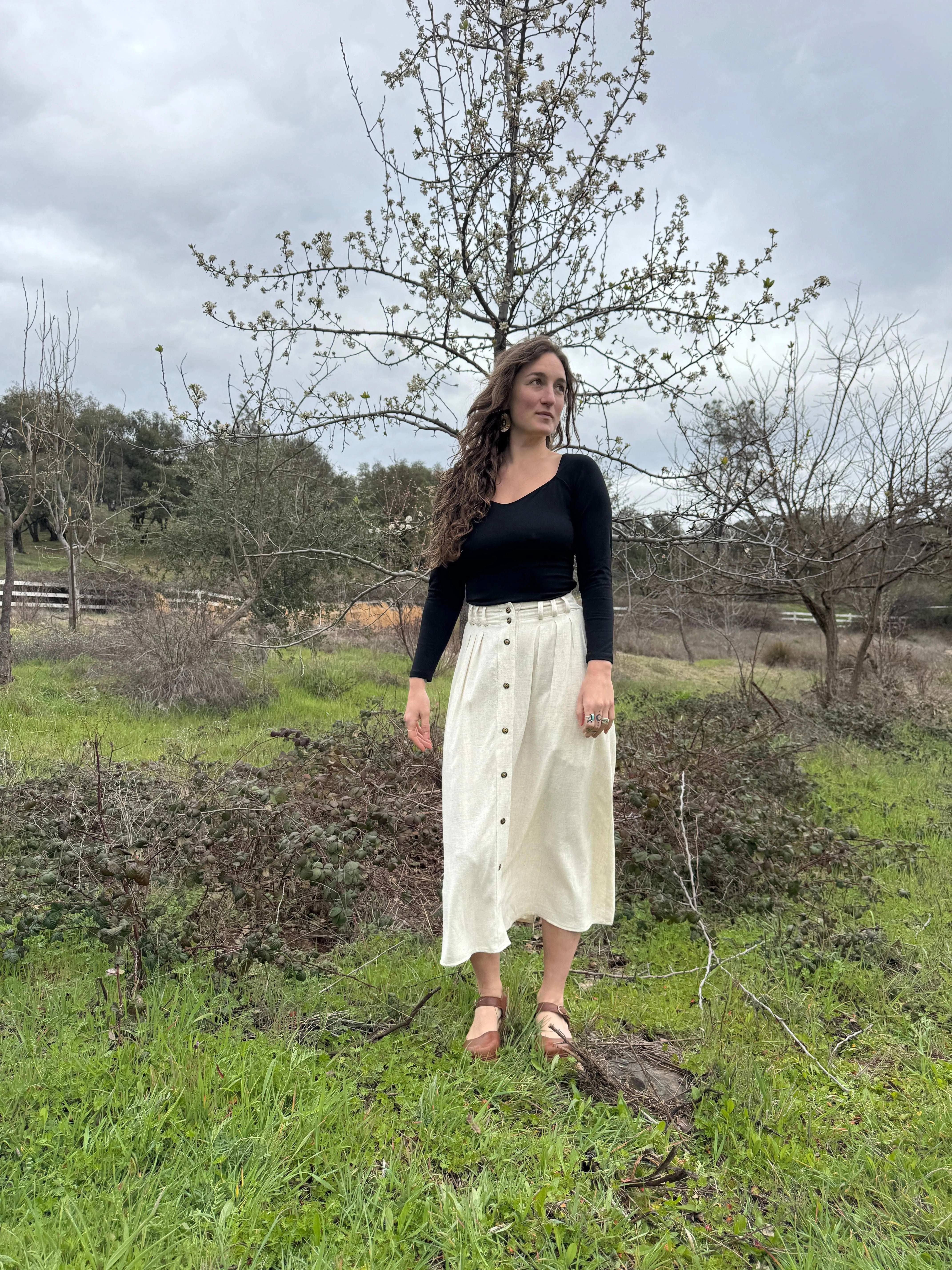 Trices Skirt in Textured Oat Linen Day To Night