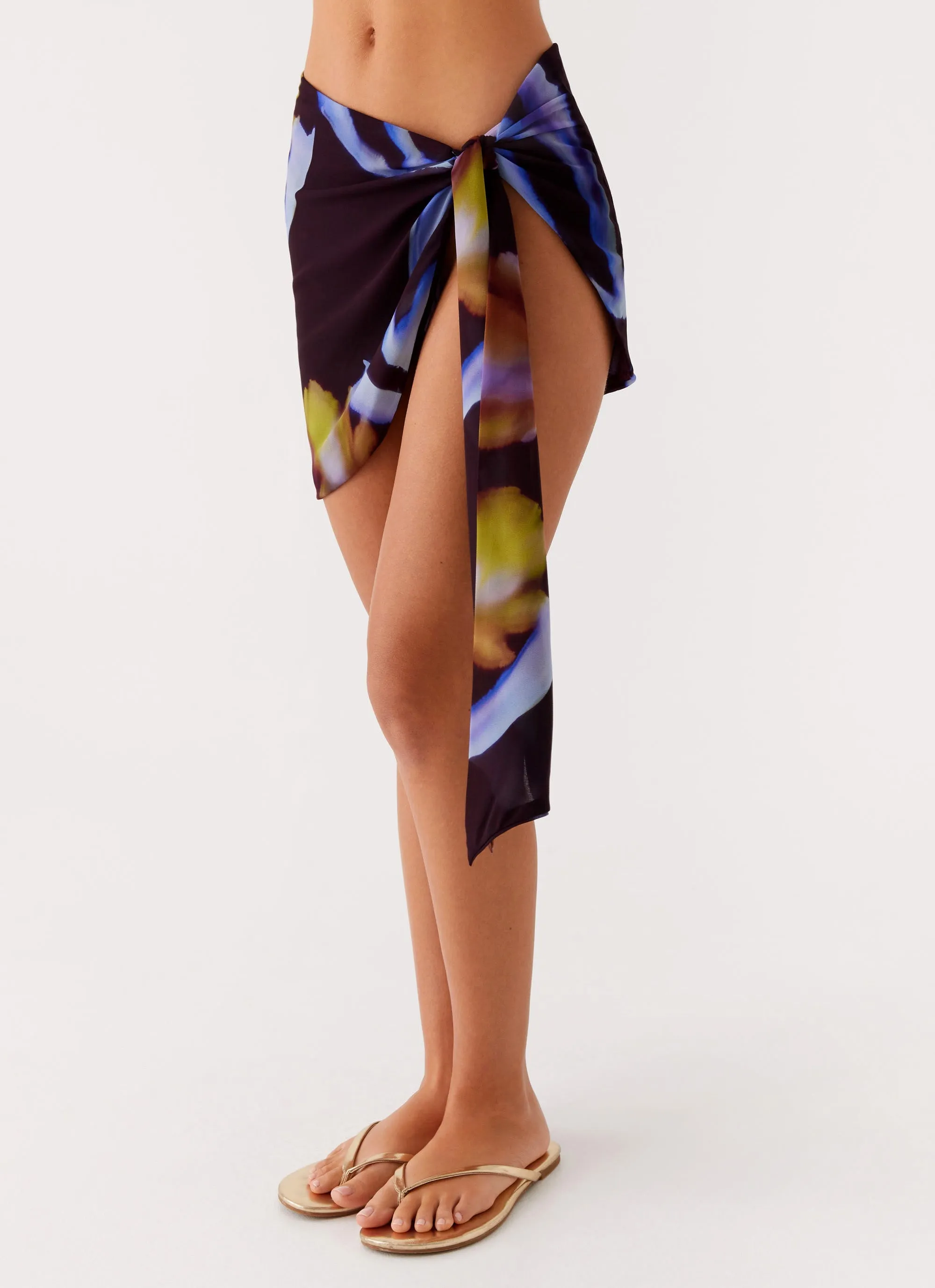 Outdoor Wear Golden Blaze Sarong - Dark Floral