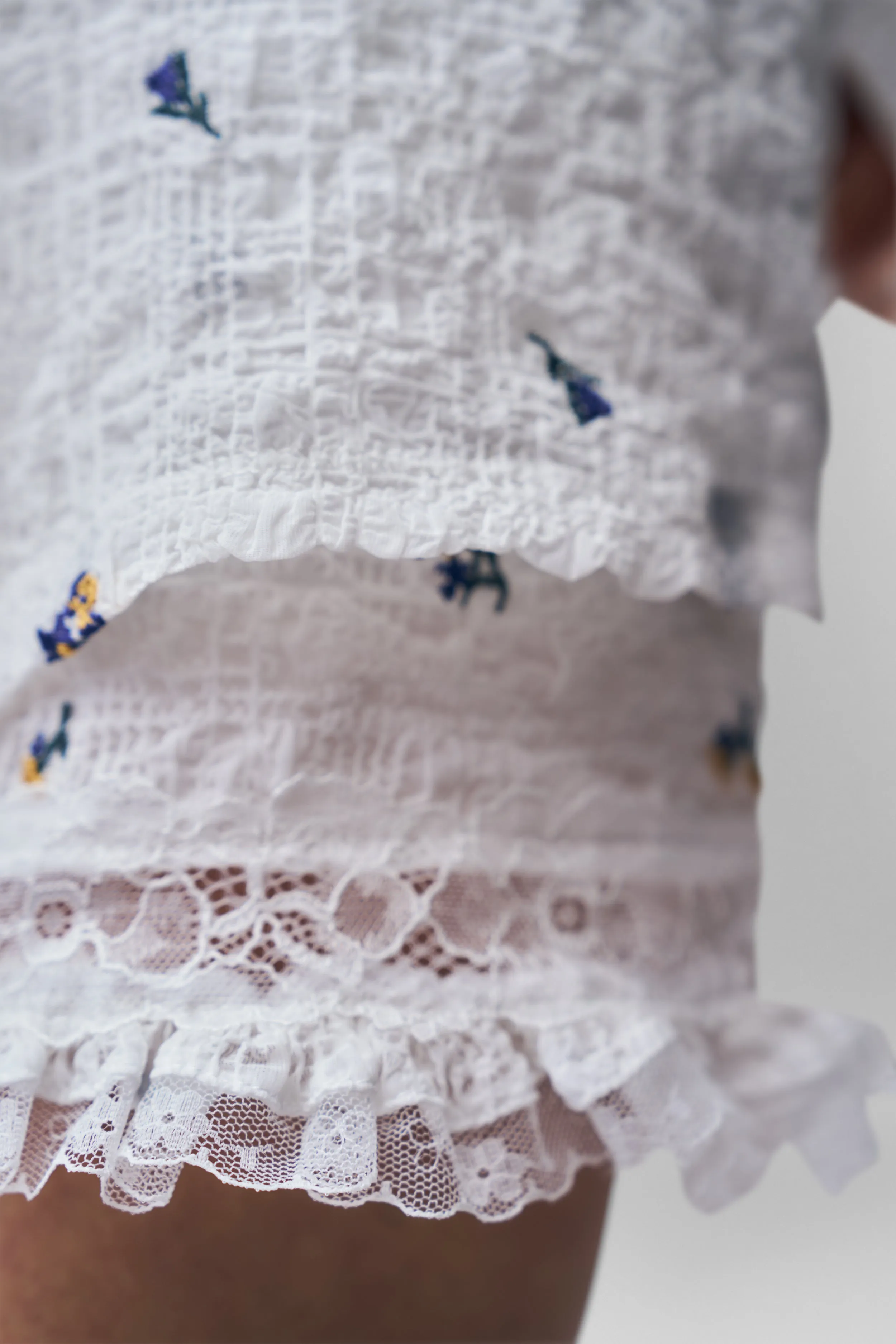 Vannetta Short Rubberized Grip Waistband