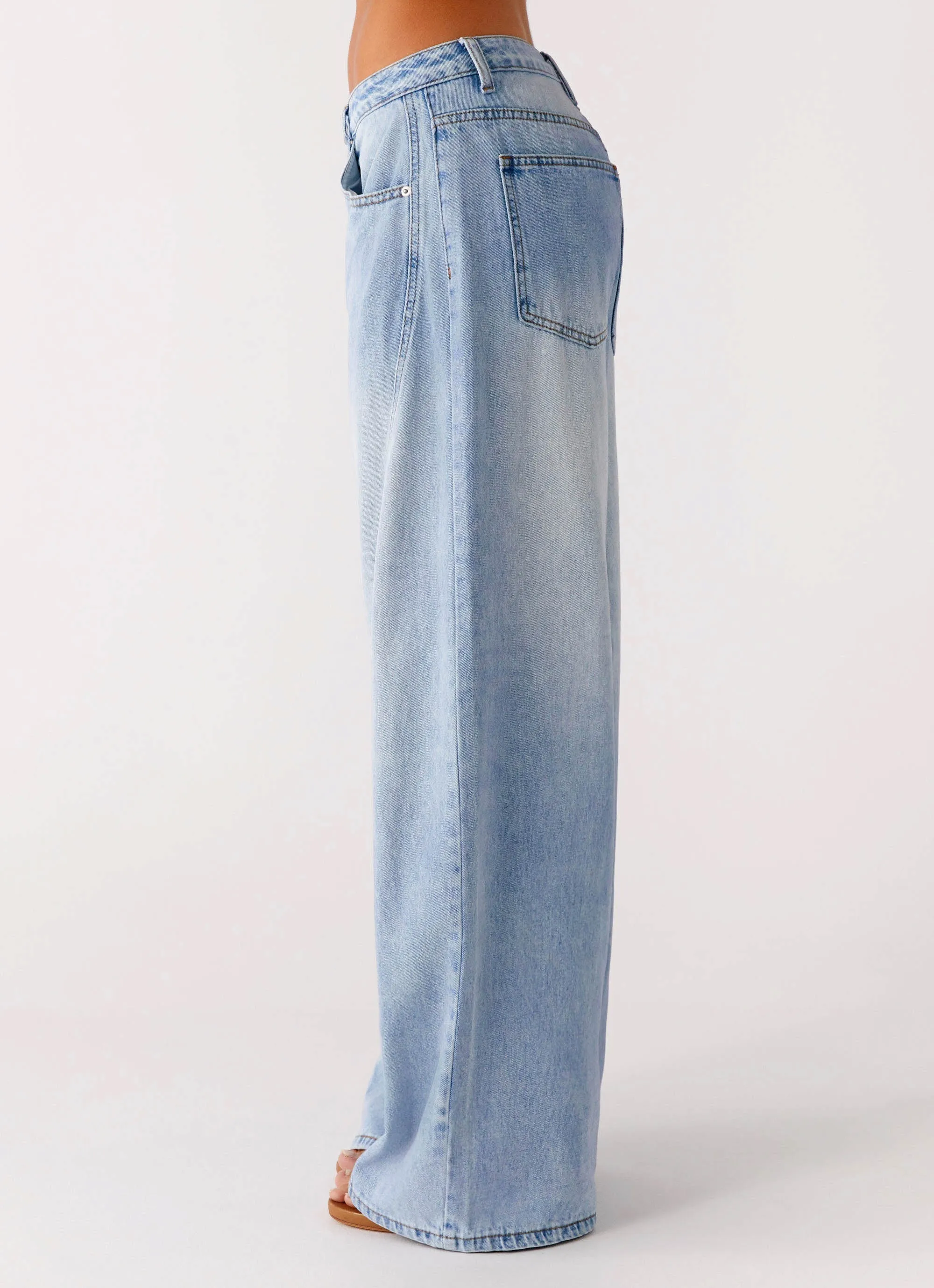 Timeless Wide Leg Jeans - Bleached Blue Quality Material