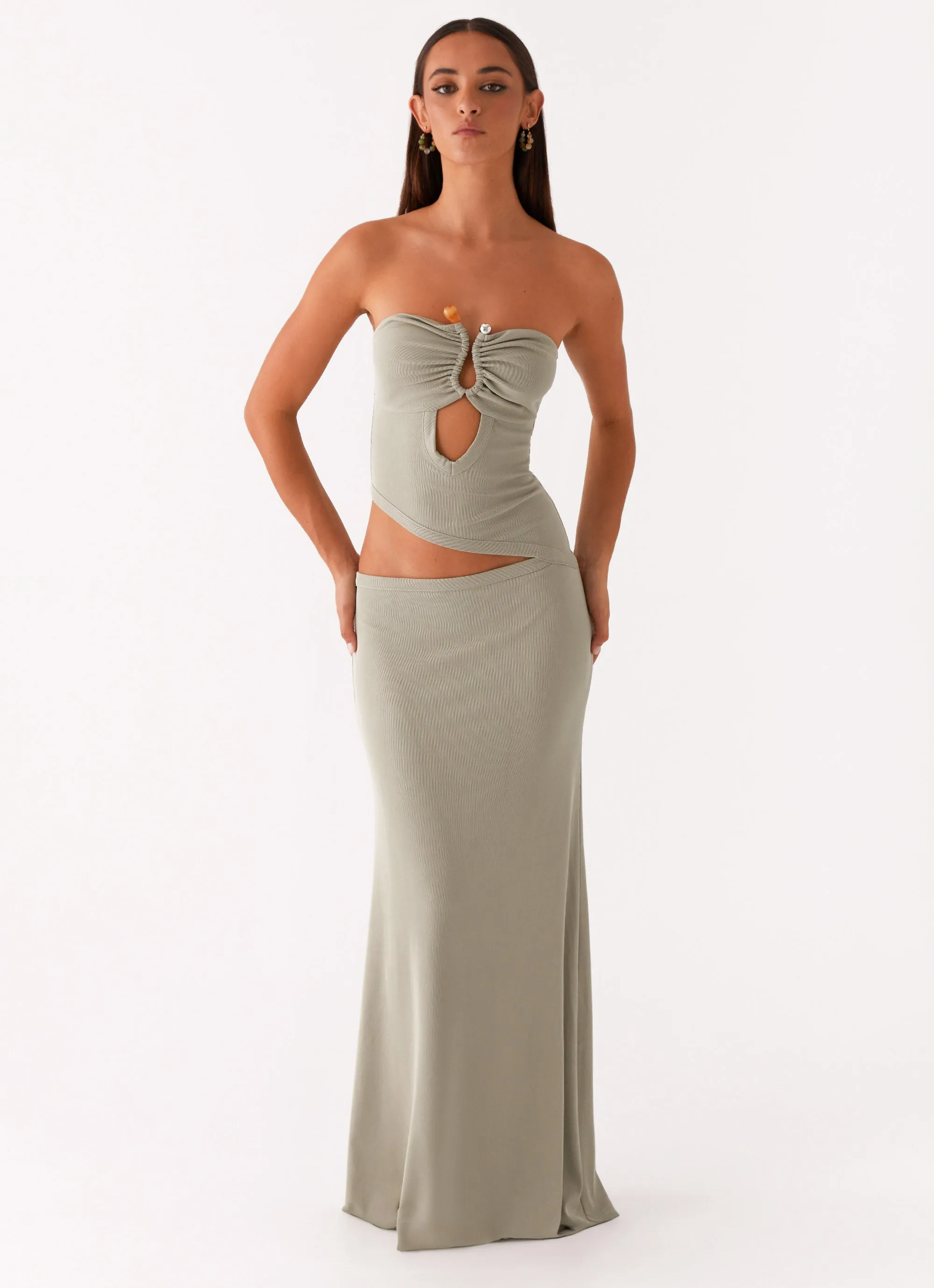 Comfy Shape Flexible Cut Wild Roses Maxi Dress - Sage