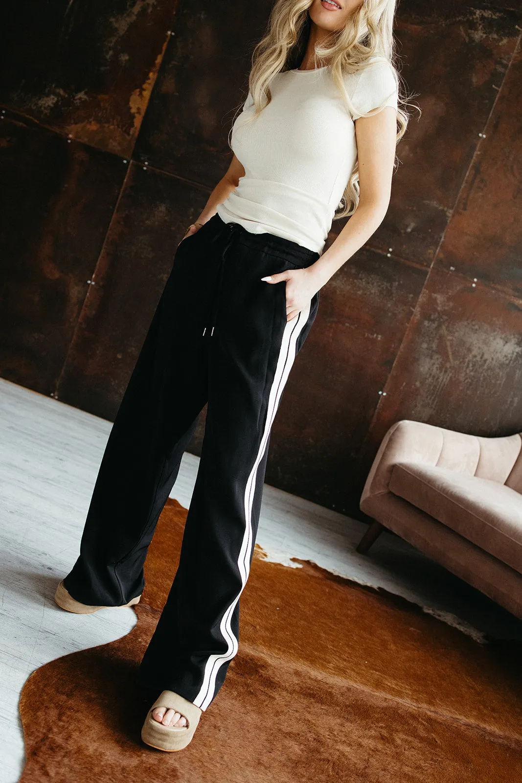 Worn Lines Baggy Pants Stylish Fit