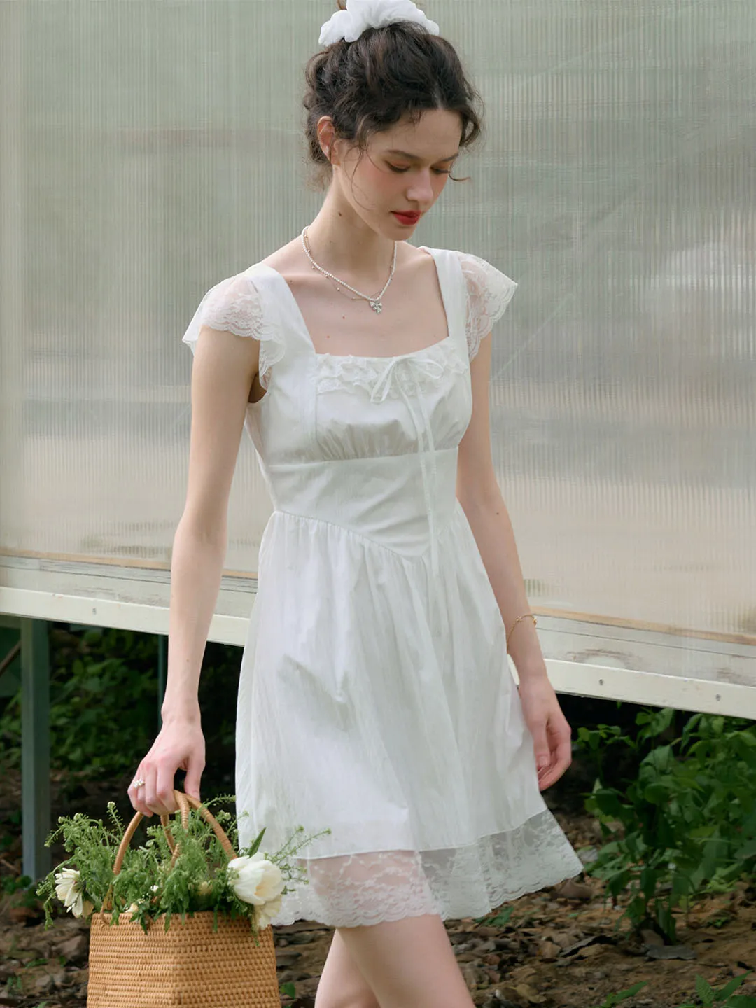 Artisanal-Detail Emmy Sweet Bow Square Neck Lace Splicing Dress