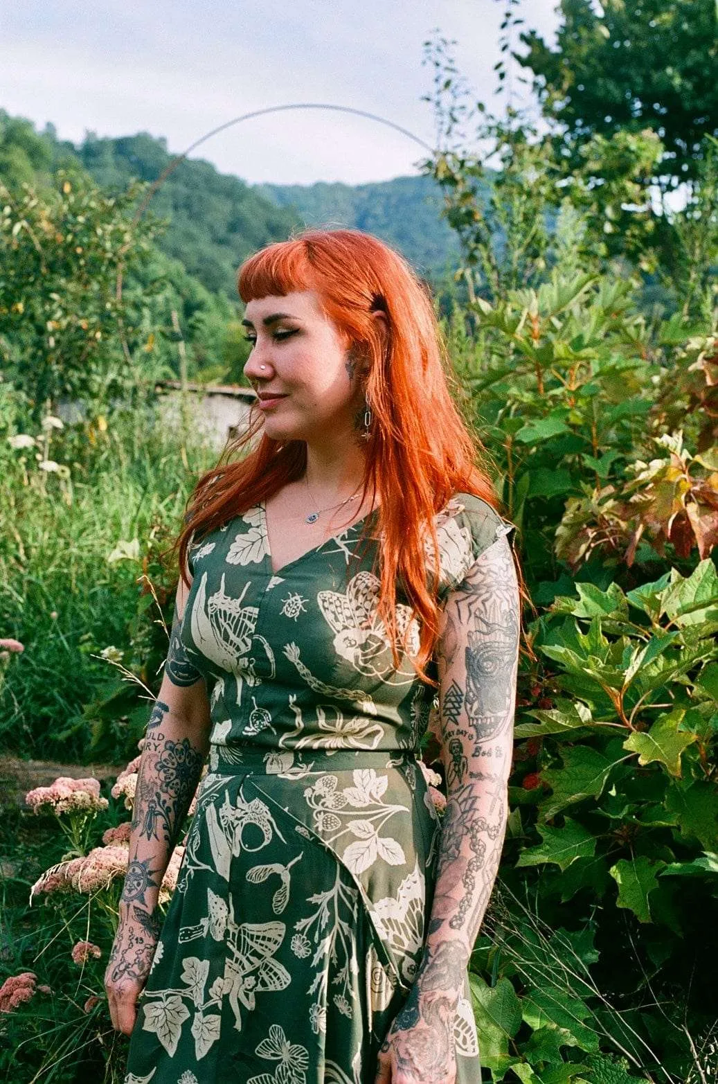 Xena Dress in Emerald Woodland Wonder Lightweight Fit Layered-Sleeve