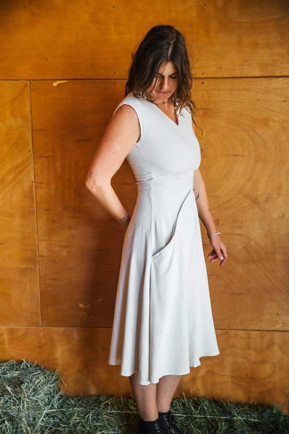 Xena Dress in Oat Linen Pose Sweet Timeless Fit
